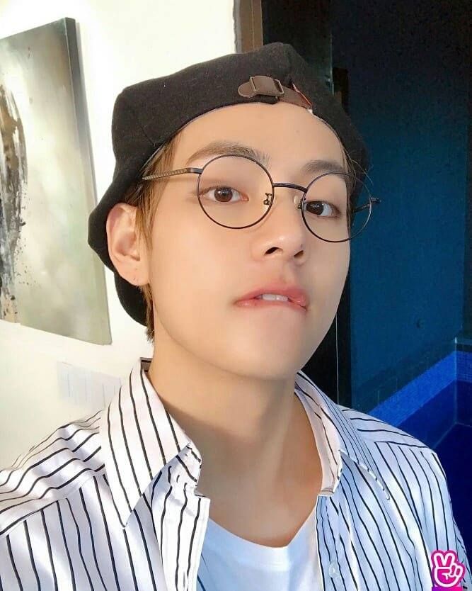 Featured image of post Taehyung Selca Glasses